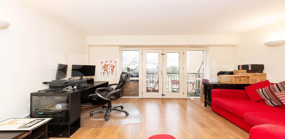 			Balcony Property, 1 Bedroom, 1 bath, 1 reception Apartment			 Stepney Way, Whitechapel/Stepney Green